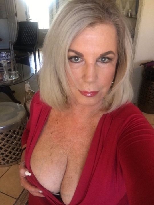 Emma MILF